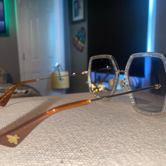 AUTHENTIC GUCCI SUNGLASSES WITH CASE main image 5